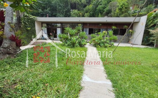 Excelente casa linear nas Braunes REF :CLB 008