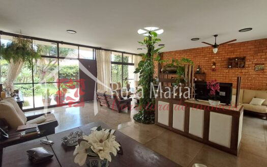 Excelente casa linear nas Braunes REF :CLB 008