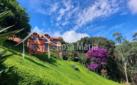 Belíssima propriedade rural em Amparo AAR 056